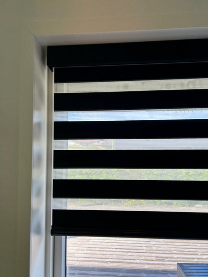 Motoriseret zebra gardin